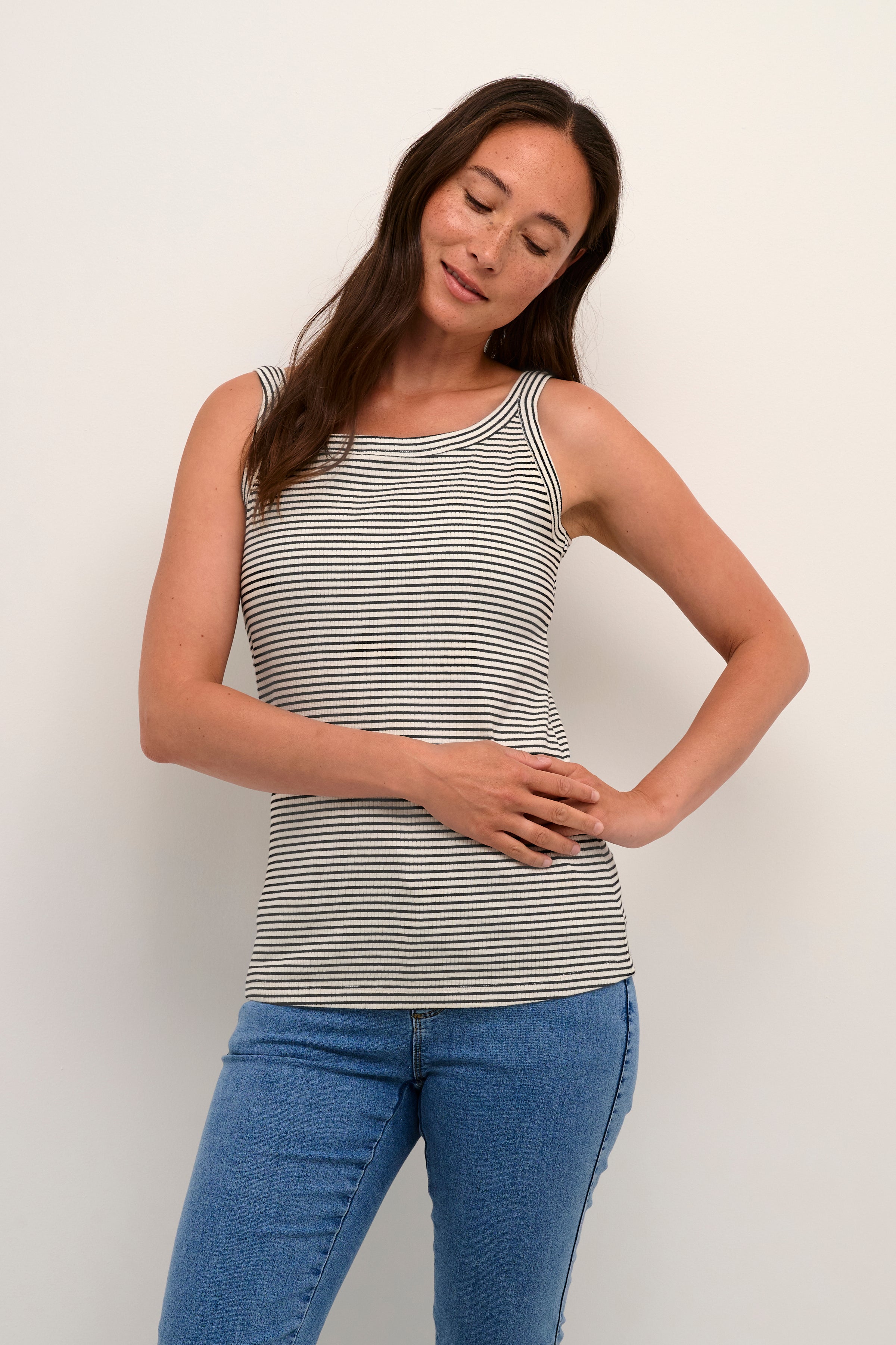 KAFFE KAKAIA TANK TOP