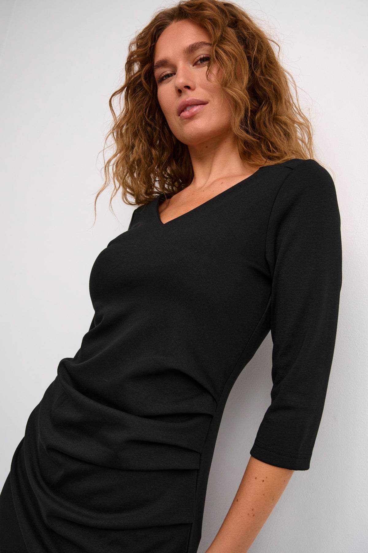 KAFFE KAINDIA V-NECK DRESS