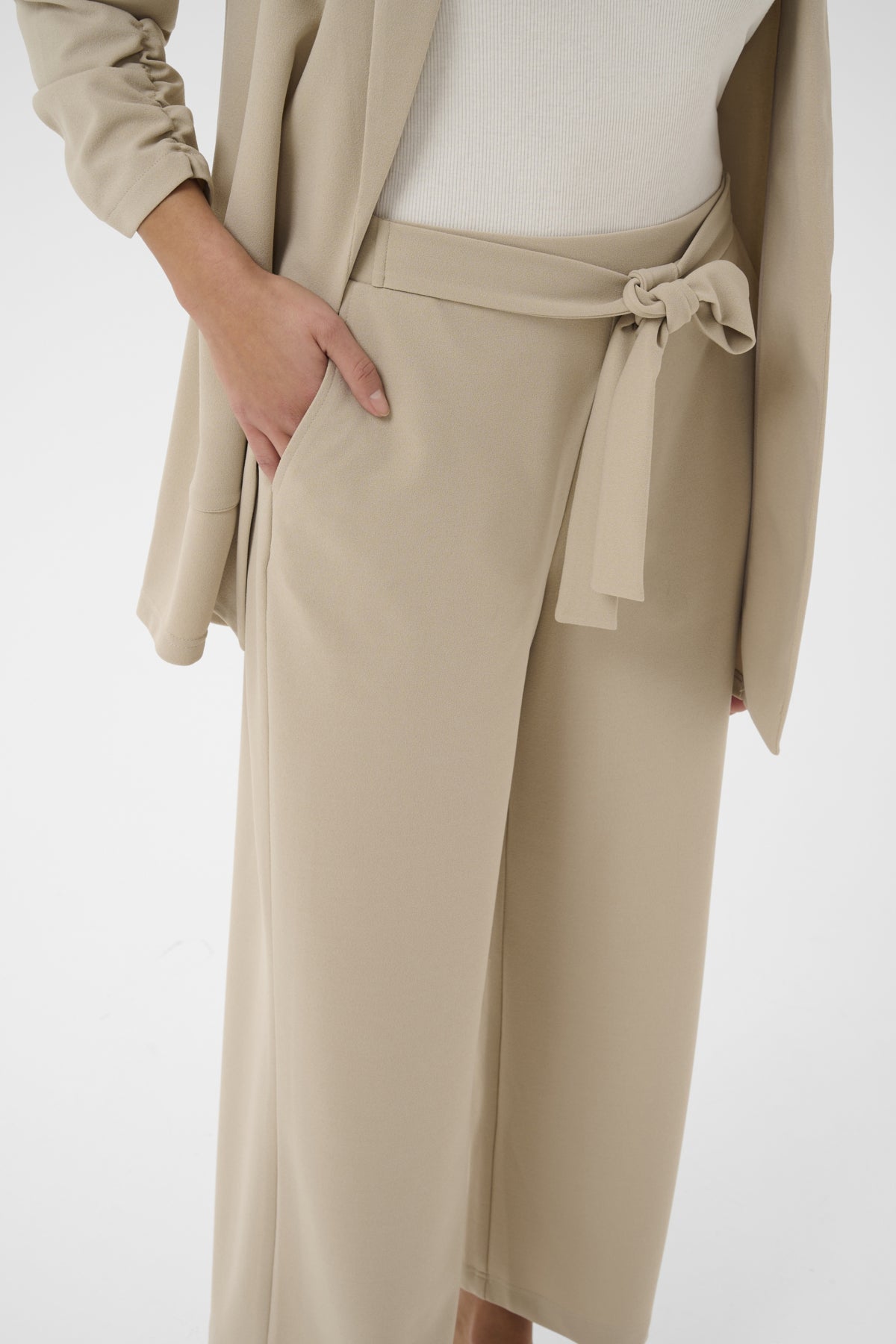 KAFFE KAPHOEBE PANTS CROPPED