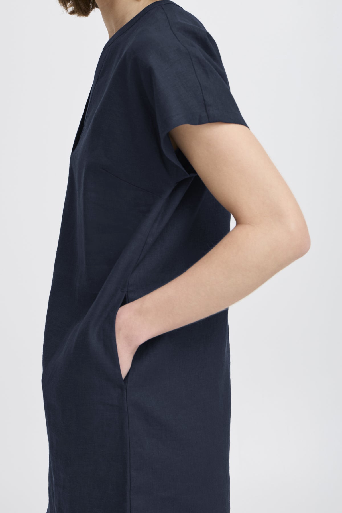 B YOUNG BYFALAKKA V NECK DRESS