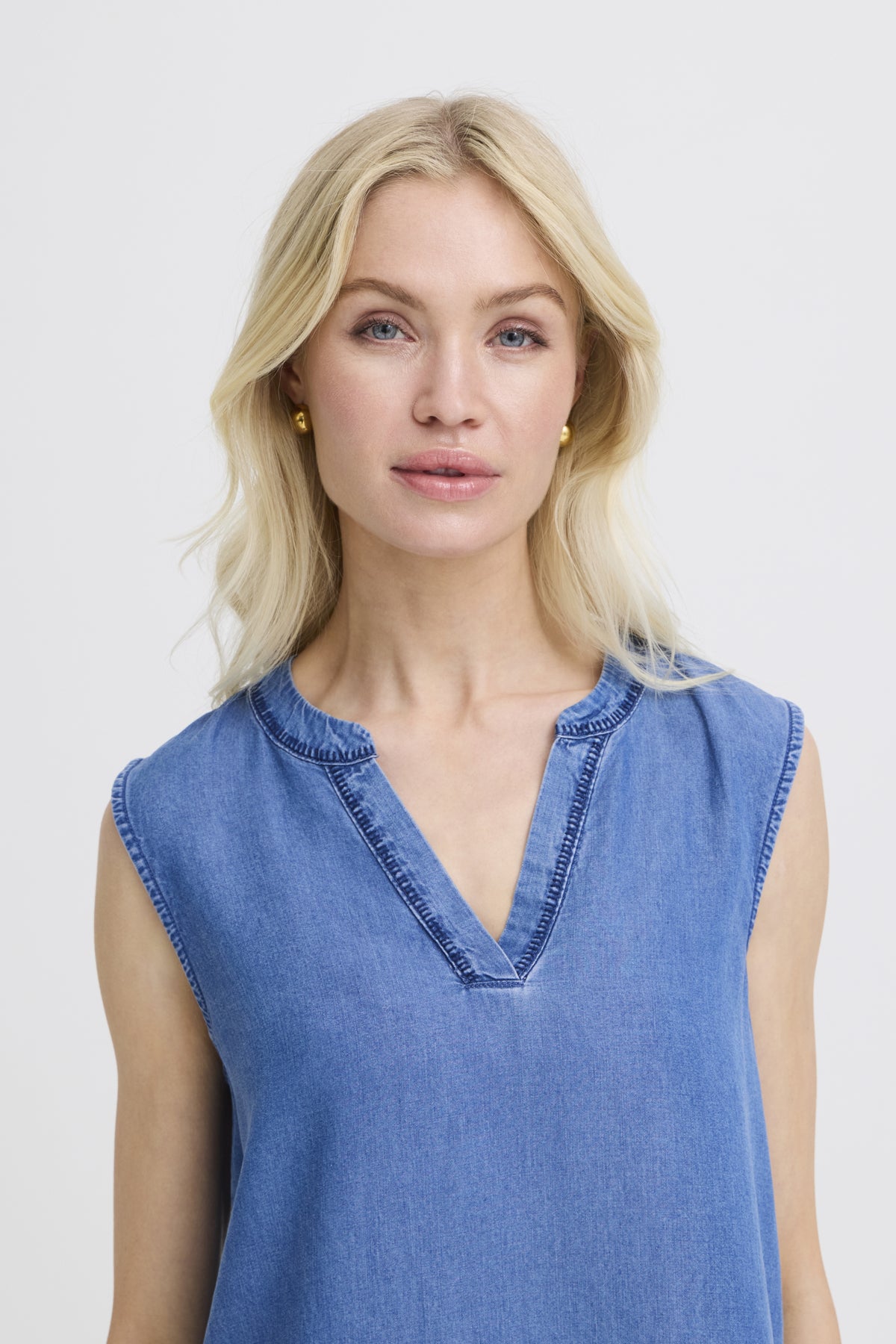 B YOUNG BYKOSMO SLEEVELESS EMBROIDERED SHIRT