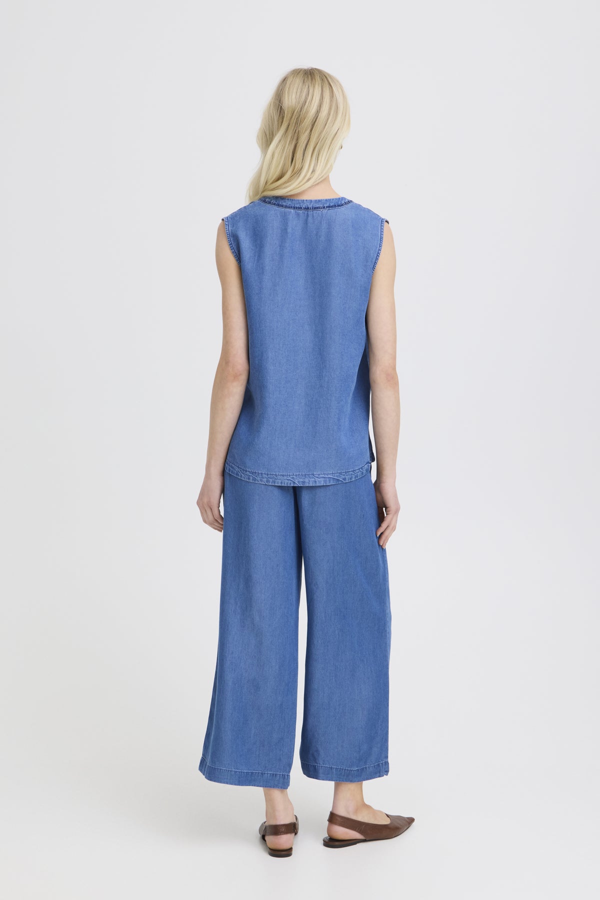 B YOUNG BYKOSMO SLEEVELESS EMBROIDERED SHIRT