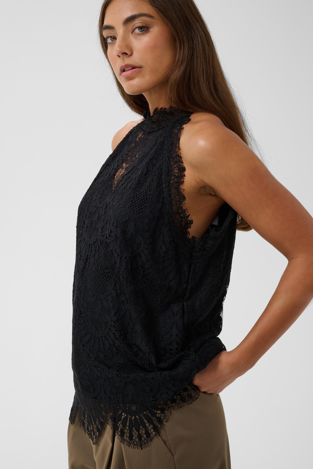 CULTURE CUARTO OKRAM HALTER TOP