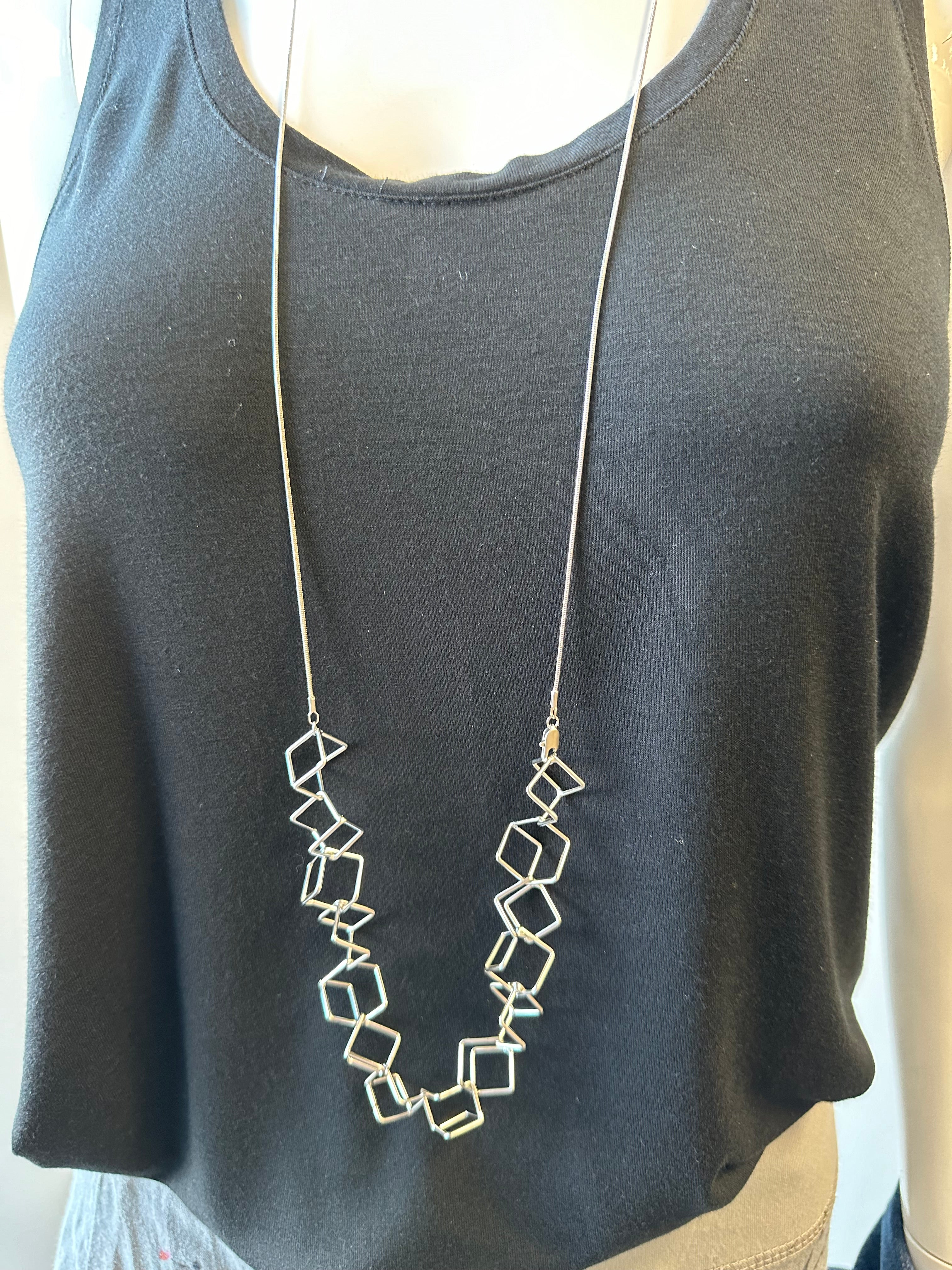 PURSUITS MAZE NECKLACE