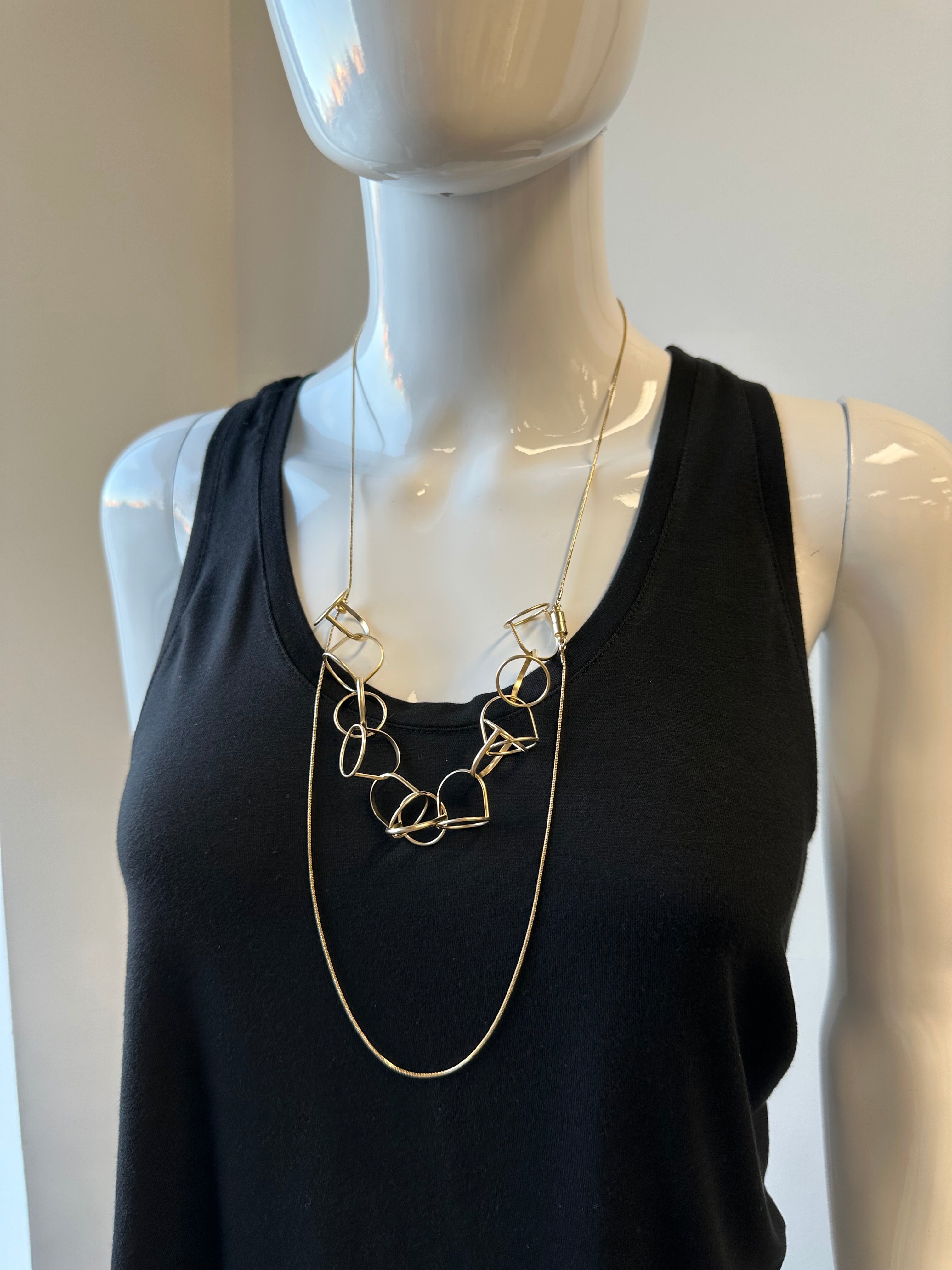 PURSUITS LOOPS NECKLACE