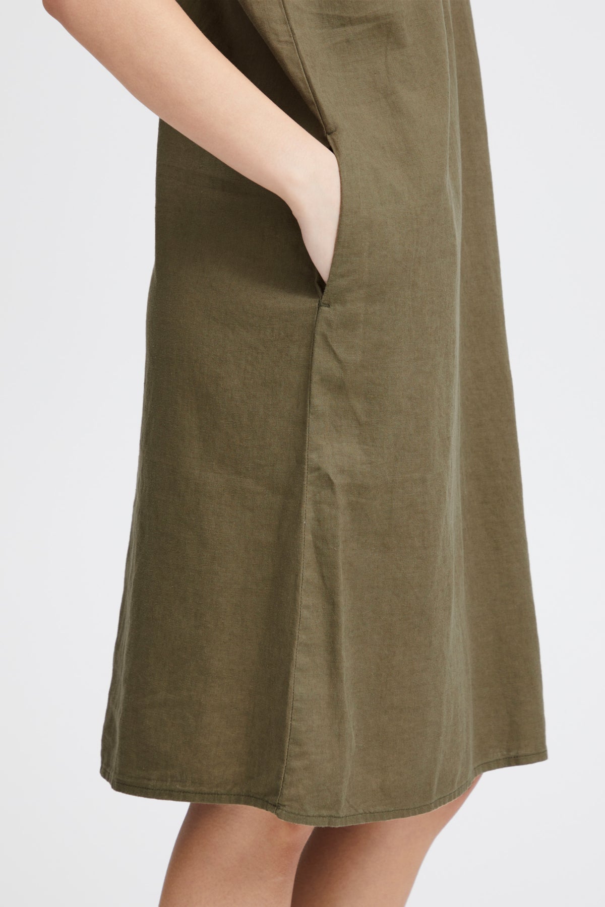 B YOUNG BYFALAKKA V NECK DRESS