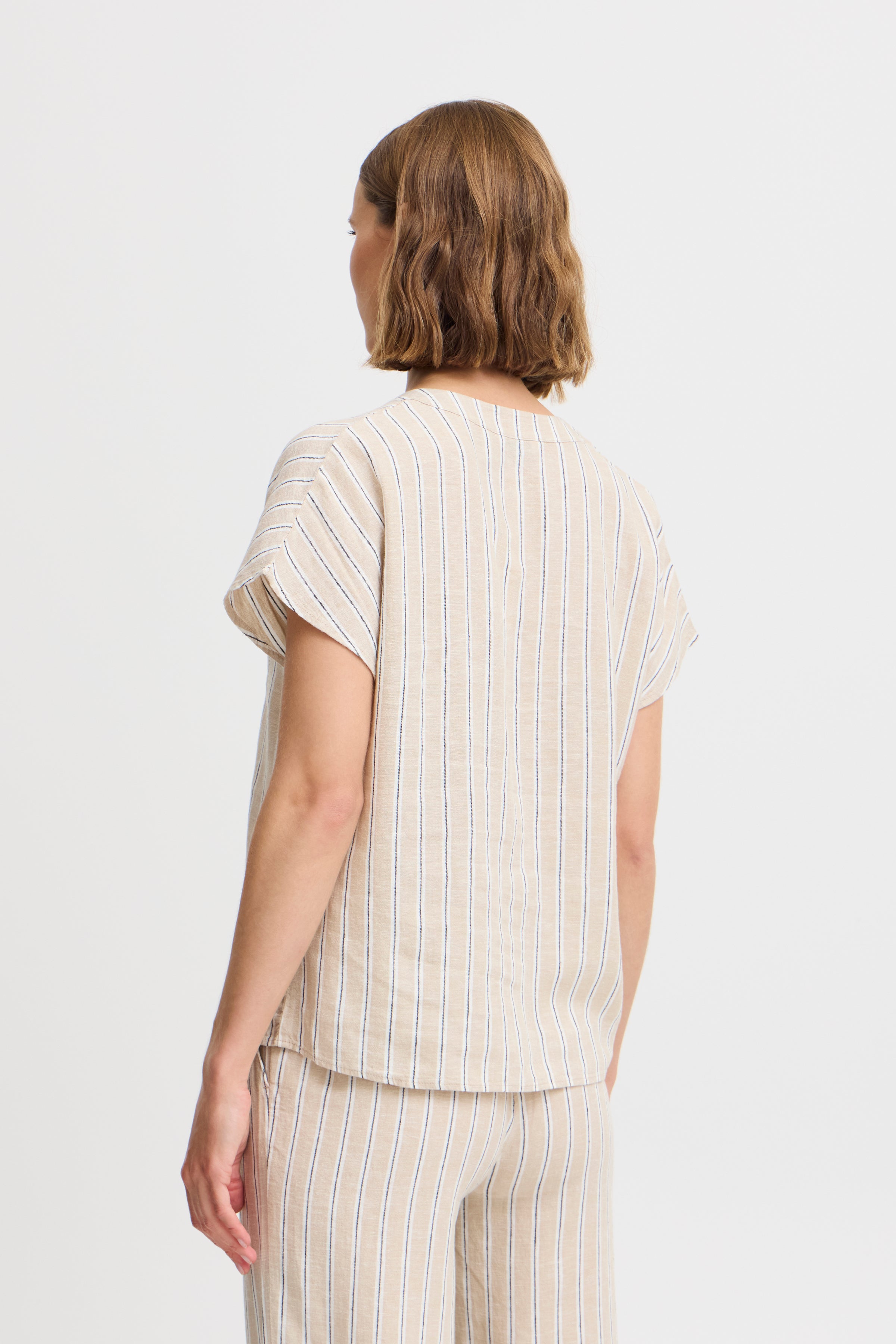 B YOUNG BYFALAKKA VNECK BLOUSE