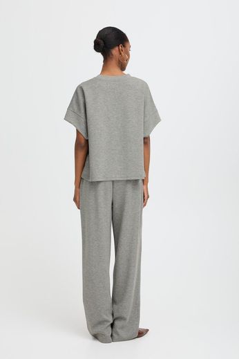 B YOUNG PUSTI MODAL TOP