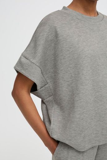 B YOUNG PUSTI MODAL TOP