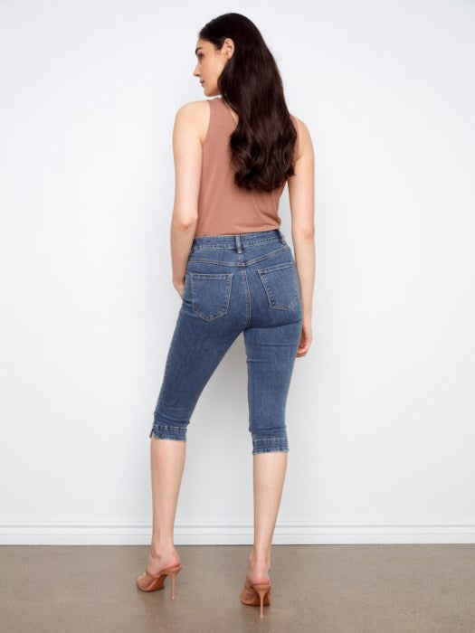 CHARLI B STRETCH DENIM CAPRI