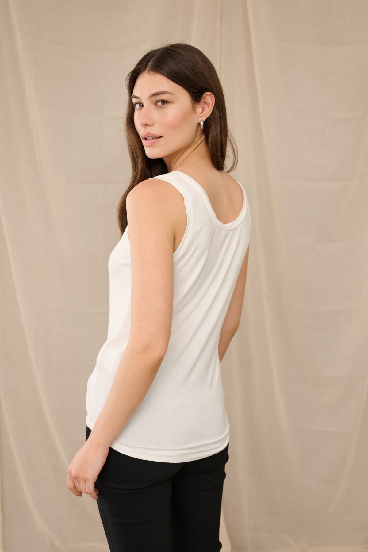 CULTURE CUPOPPY V/O NECK TANK TOP