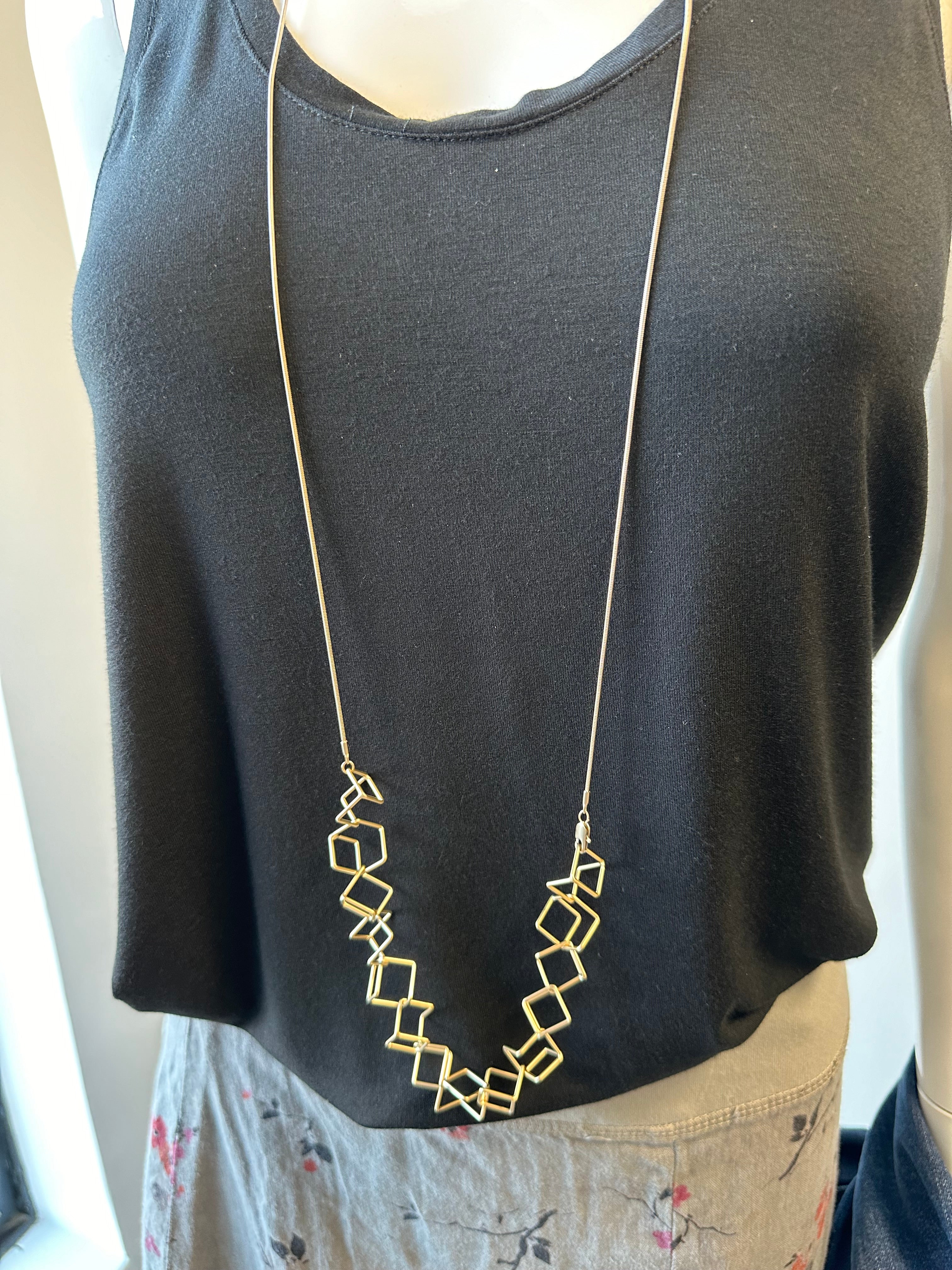 PURSUITS MAZE NECKLACE