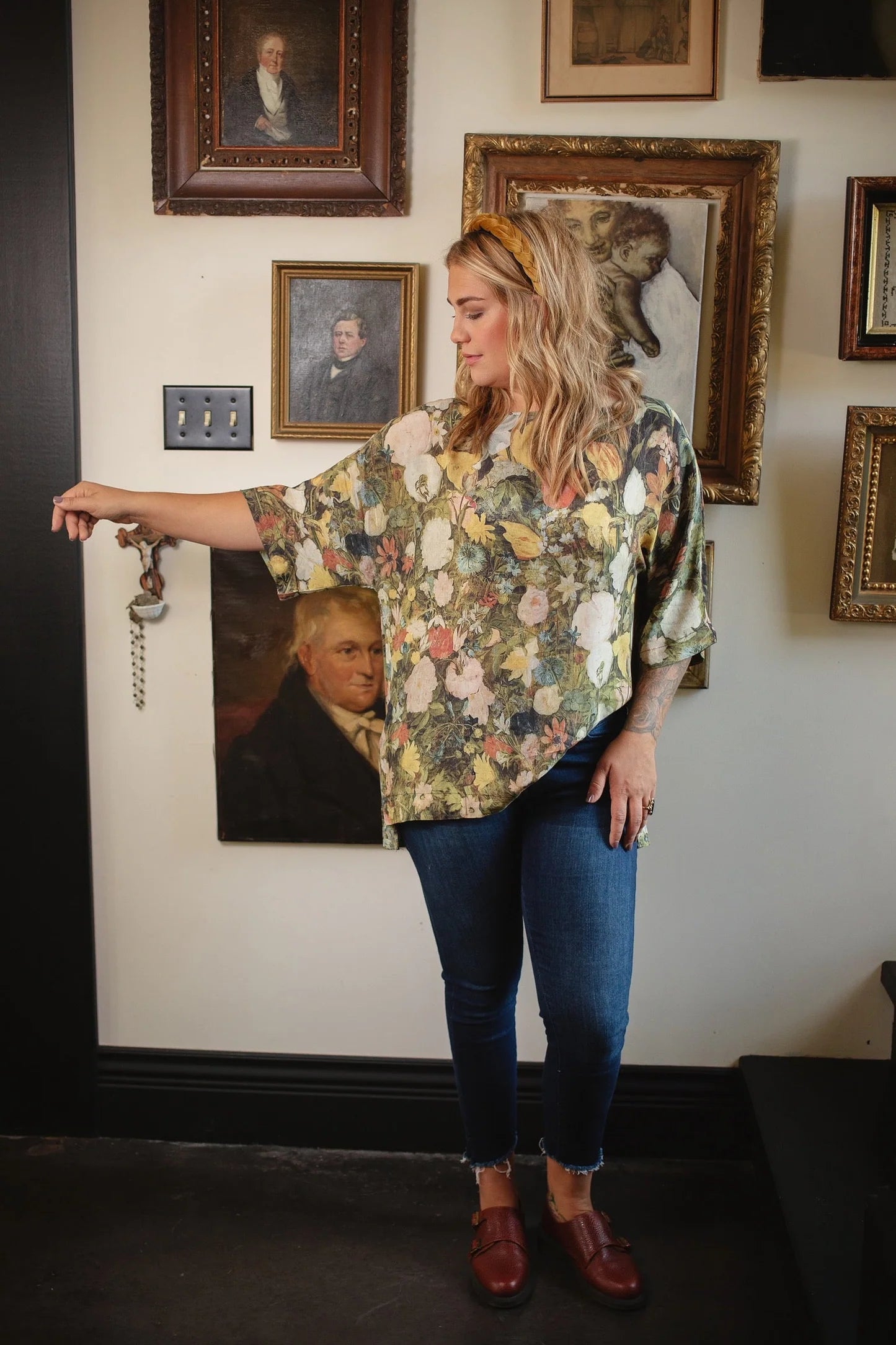 MARKET OF STARS I DREAM IN FLOWERS LUXE TEE