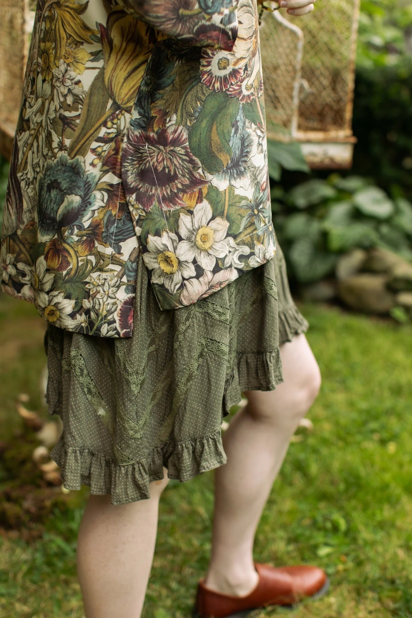 MARKET OF STARS LOVE GROWS WILD LUXE TEE