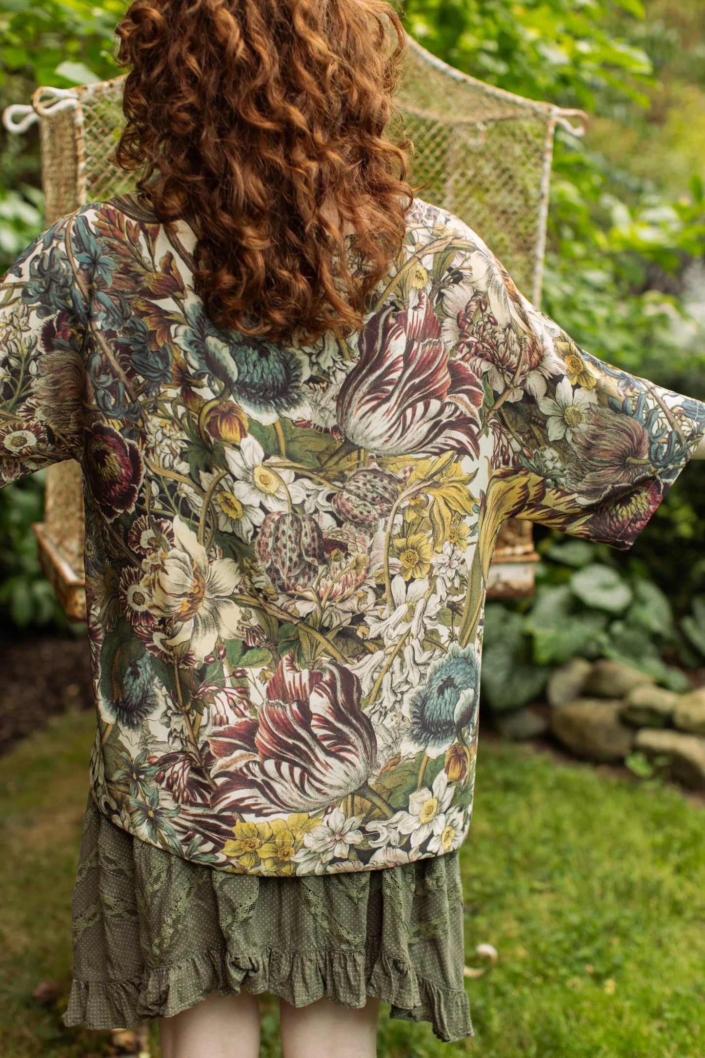 MARKET OF STARS LOVE GROWS WILD LUXE TEE