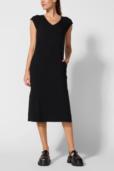 MPG SERENE SLEEVELESS MAXI DRESS