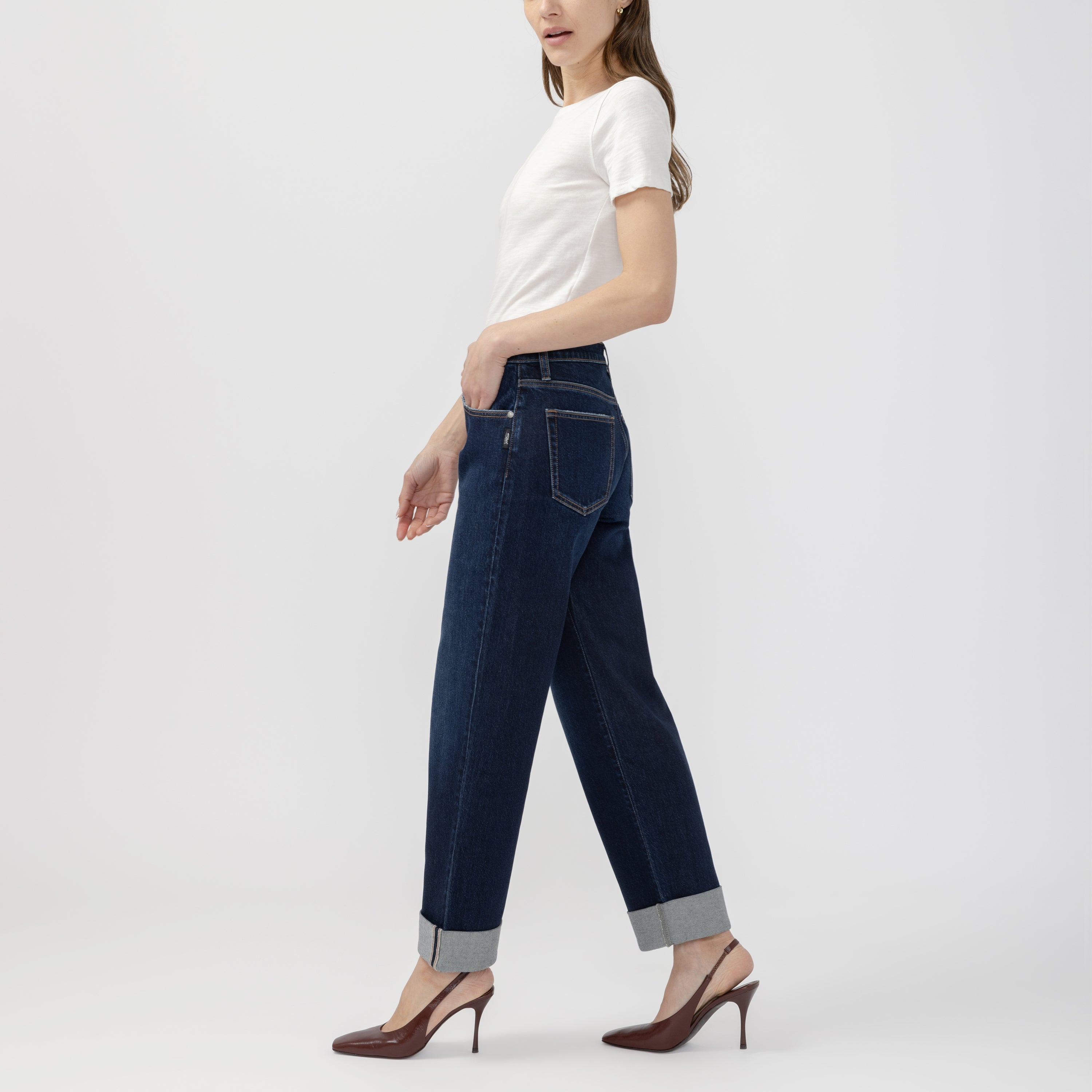 SILVER JEANS WILLOW RELAXED STRAIGHT LEG JEAN