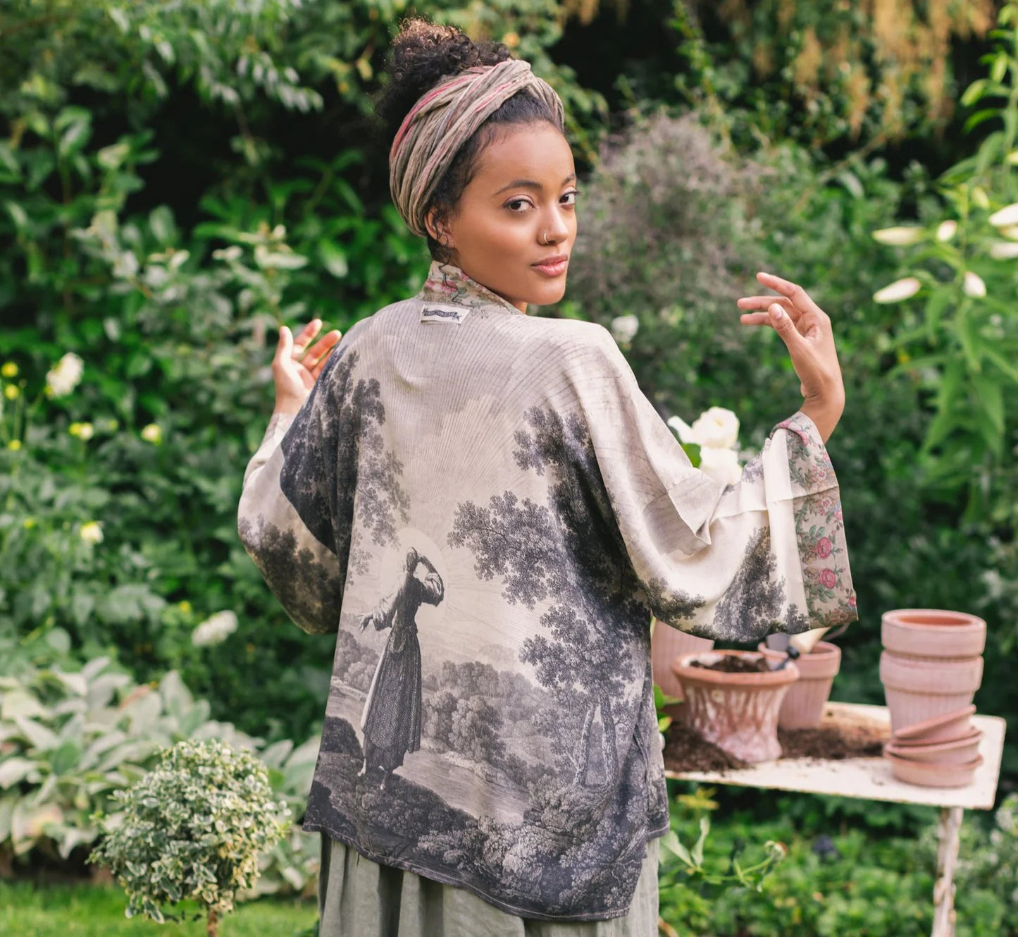 MARKET OF STARS AND STILL I RISE PIXIE DUSTER CROPPED JACKET