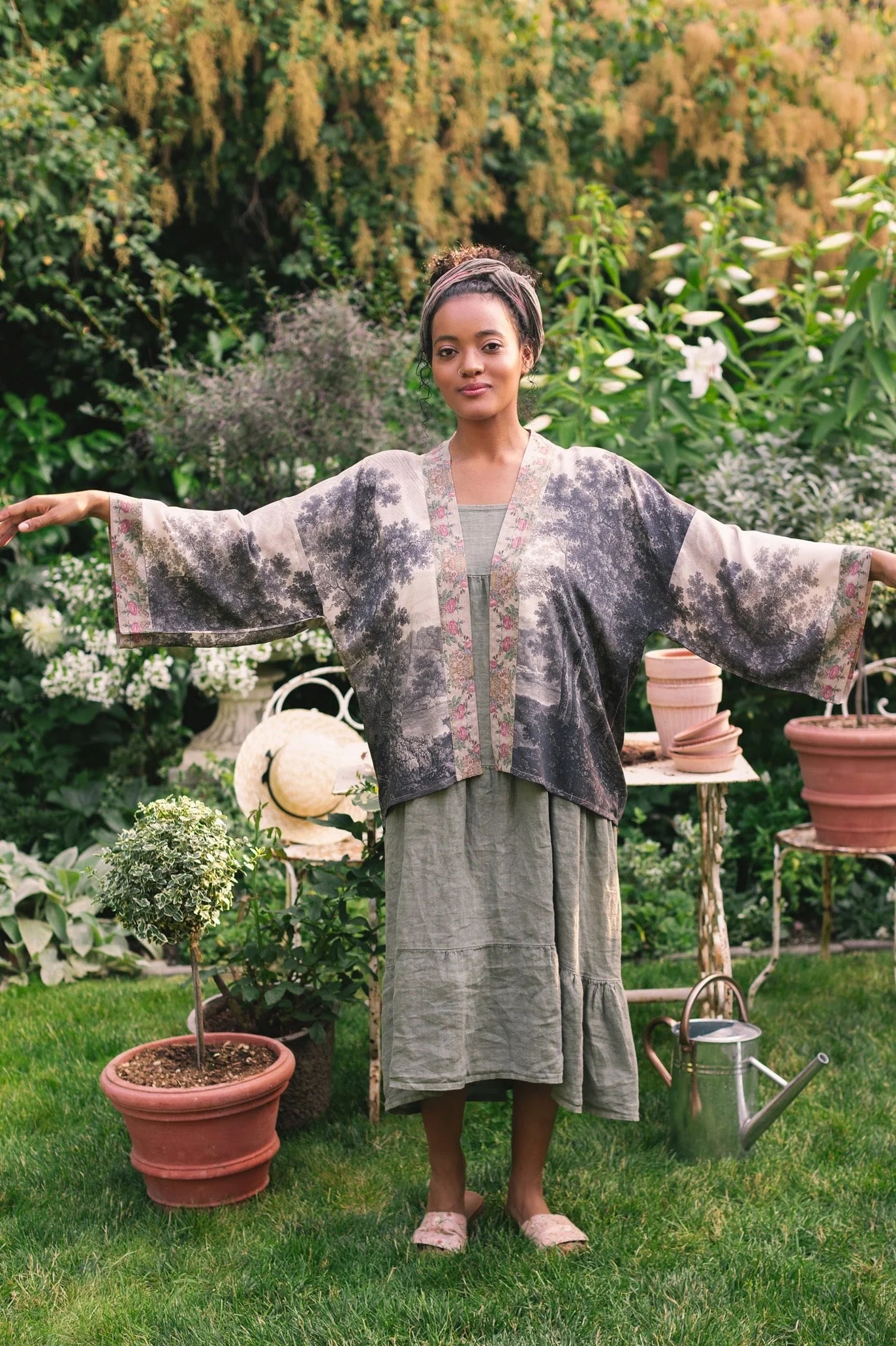 MARKET OF STARS AND STILL I RISE PIXIE DUSTER CROPPED JACKET
