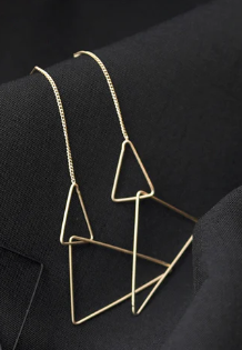 PURSUITS DUAL TRIANGLE DRAPE EARRINGS IN GOLD