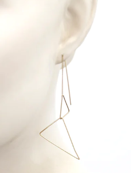 PURSUITS DUAL TRIANGLE DRAPE EARRINGS IN GOLD