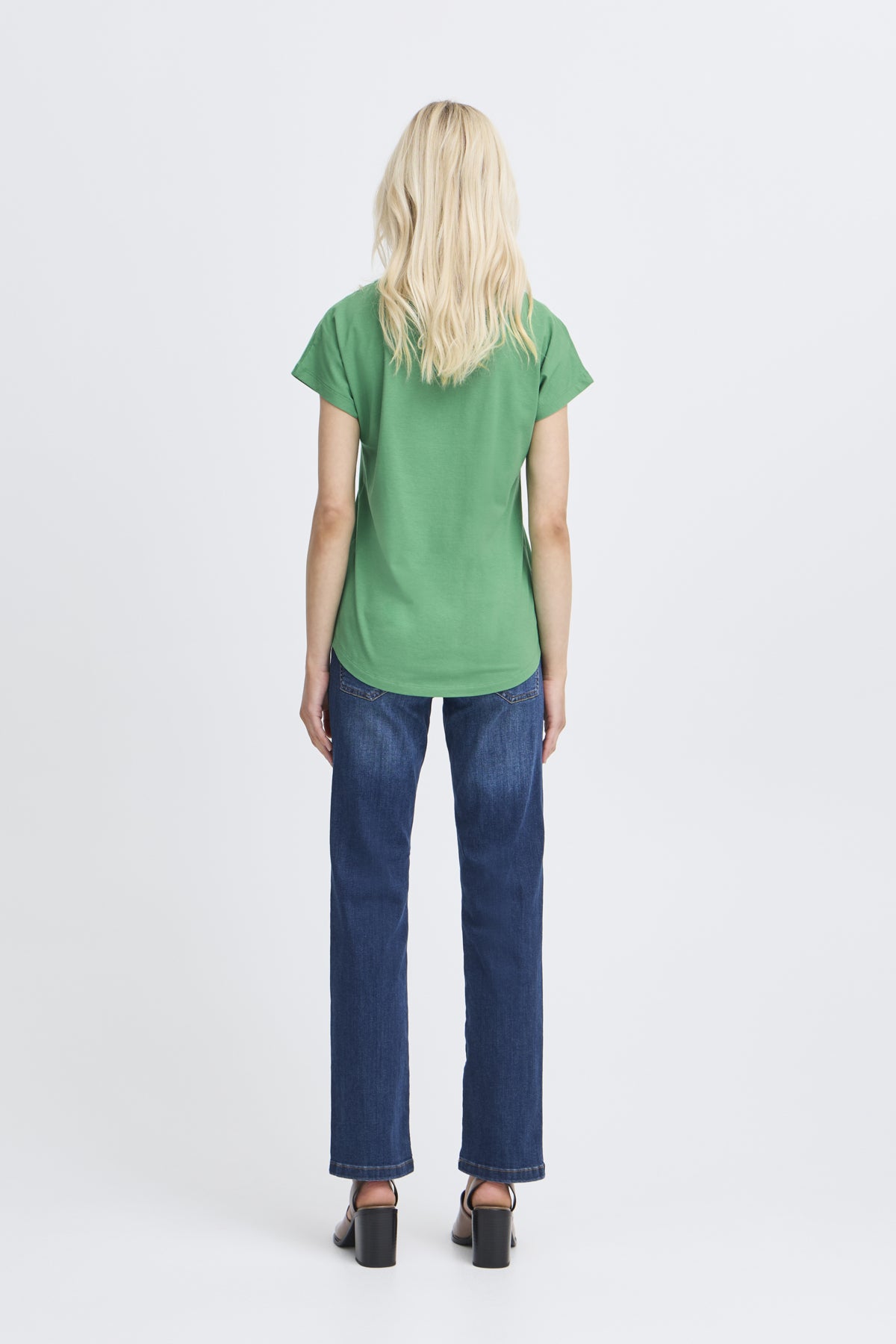 B YOUNG BYPAMILA V NECK TEE